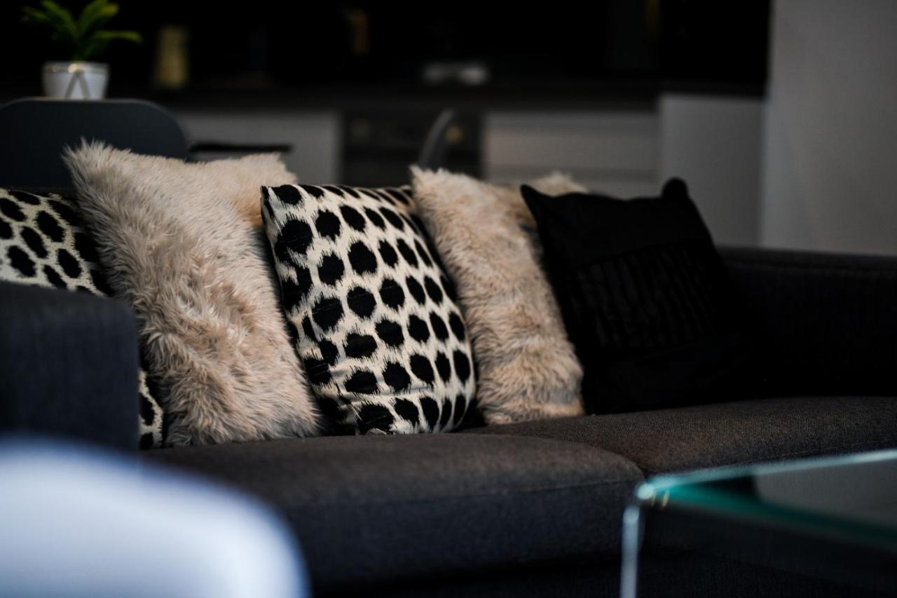 Onpoint Apartments - Spacious 2 Bedroom Apt - City Centre With Balcony Manchester Luaran gambar